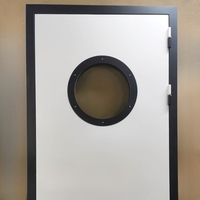 Дверь со стеклом круглой формы
