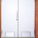 Двупольная дверь с вентиляцией EI 60 (RAL 9016)