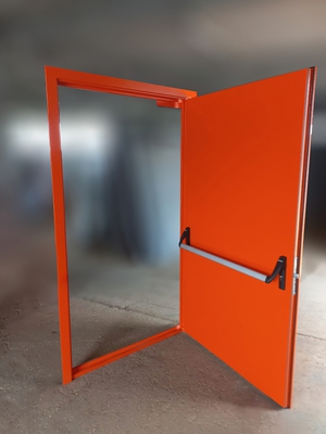 Оранжевая дверь с ручкой Антипаника